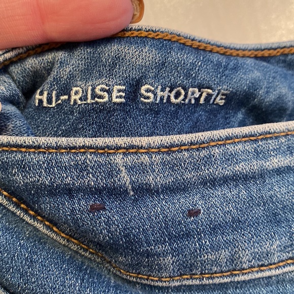 American Eagle Hi-Rise Shortie Jean Shorts - Picture 3 of 4